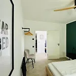 Casa de Férias Modern Und Stilvoll Eingerichtetes Tiny House