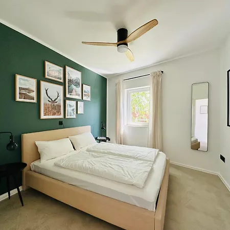 Modern Und Stilvoll Eingerichtetes Tiny House Stadtbergen