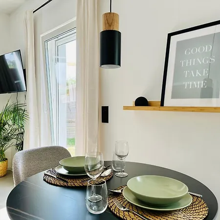 Vakantiehuis Modern Und Stilvoll Eingerichtetes Tiny House