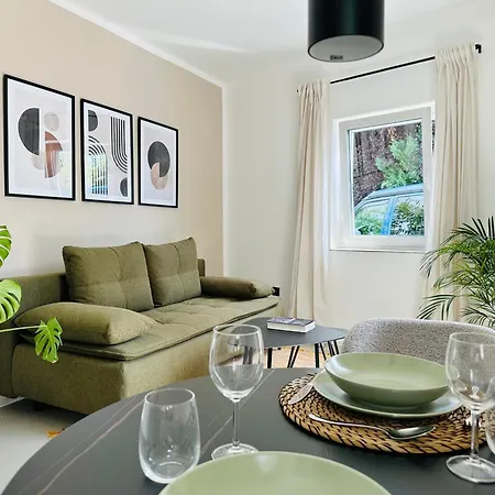 Modern Und Stilvoll Eingerichtetes Tiny House Stadtbergen