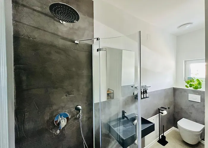 Modern Und Stilvoll Eingerichtetes Tiny House